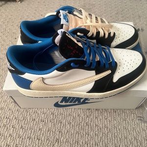 Jordan 1 Retro Low OG SP Fragment x Travis Scott